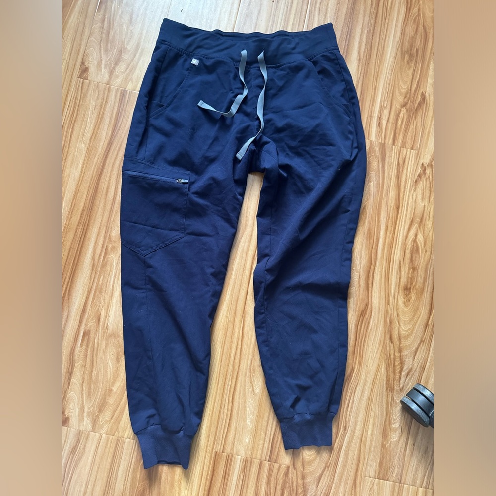 Pre owned - FIGS - Navy Blue - Size Small- Technical Collection Scrubs Pants